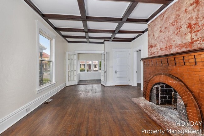 Building Photo - 531 W Webster Ave