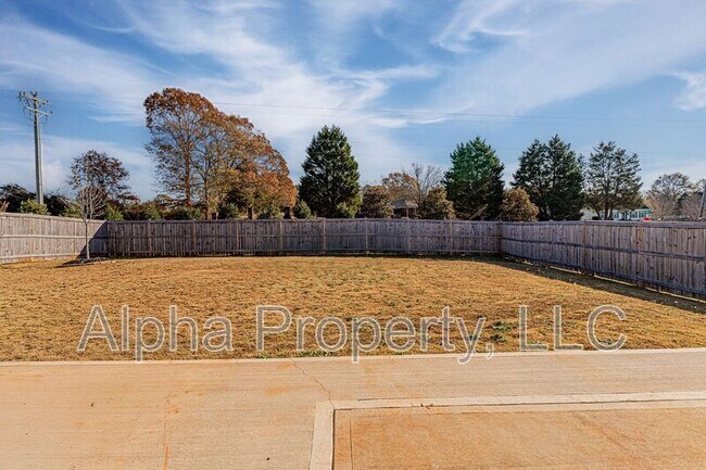 Building Photo - 112 Walking Stick Wy