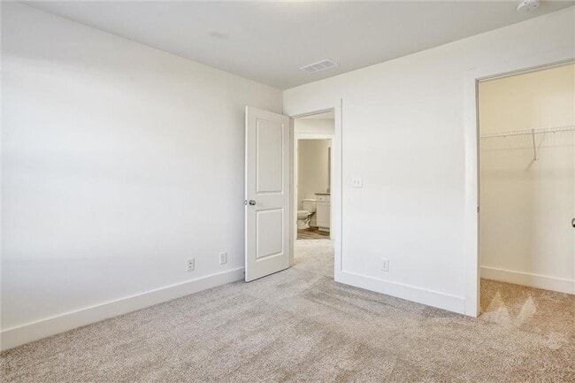 Building Photo - 2240 Mulsanne Dr