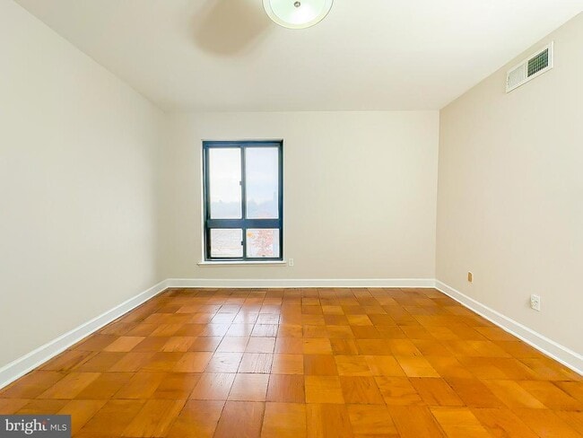 Building Photo - 6 Monroe St