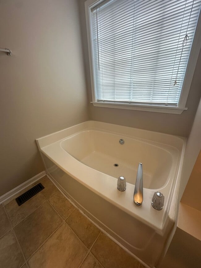 Building Photo - Douglasville-Paulding County Rental