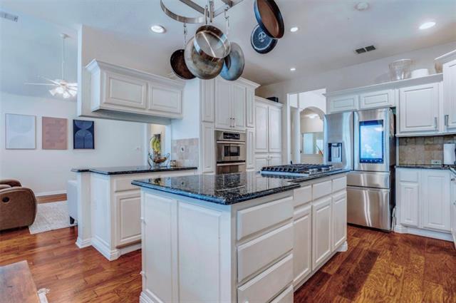 Building Photo - 9808 Capilano Dr