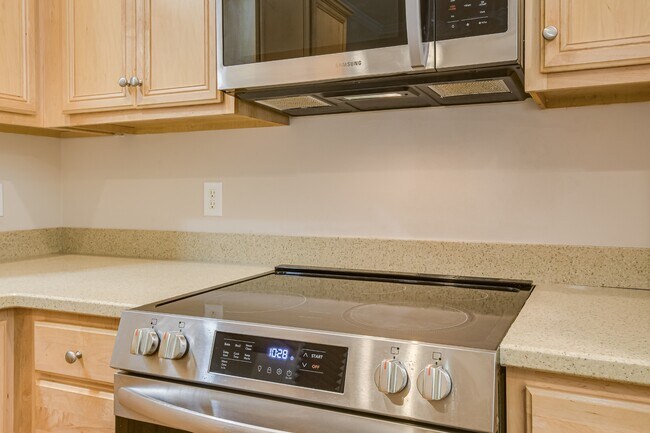 Building Photo - 200 Kline St NW