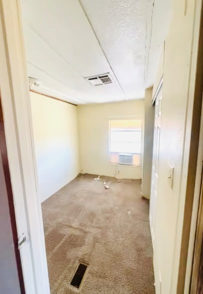 Building Photo - 6345 N Dona Ana Rd