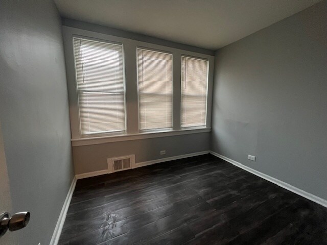 Building Photo - 11218 S Parnell Ave