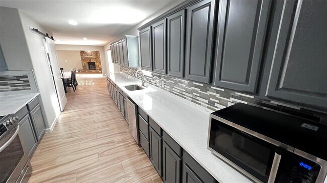 Building Photo - 141 Sendero Blvd