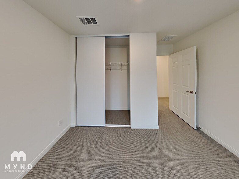 Building Photo - 443 Fitzpatrick Rd