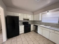 Building Photo - Tulsa 3 Bedroom 1 Bath Duplex with Fenced private Backyard