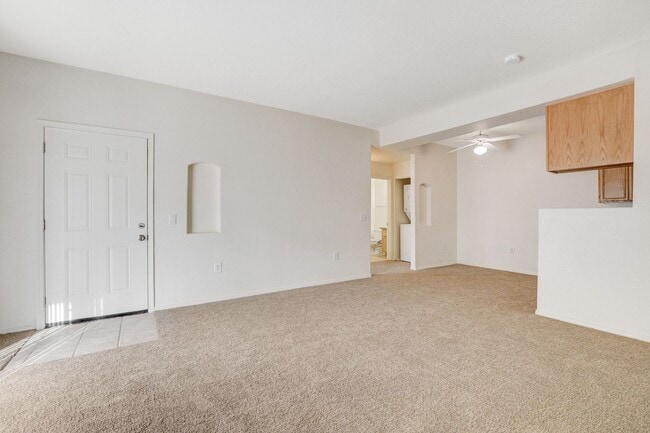 Building Photo - Beautiful 2 Bedroom 2 Full Bath Condo