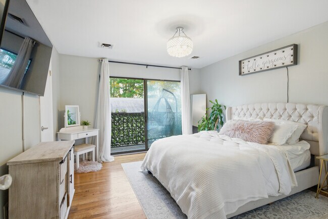 Building Photo - 382 Knapps Hwy