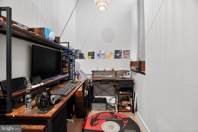 Building Photo - 1238 Callowhill St