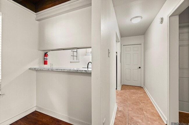 Building Photo - 2963 Greenwood Dr