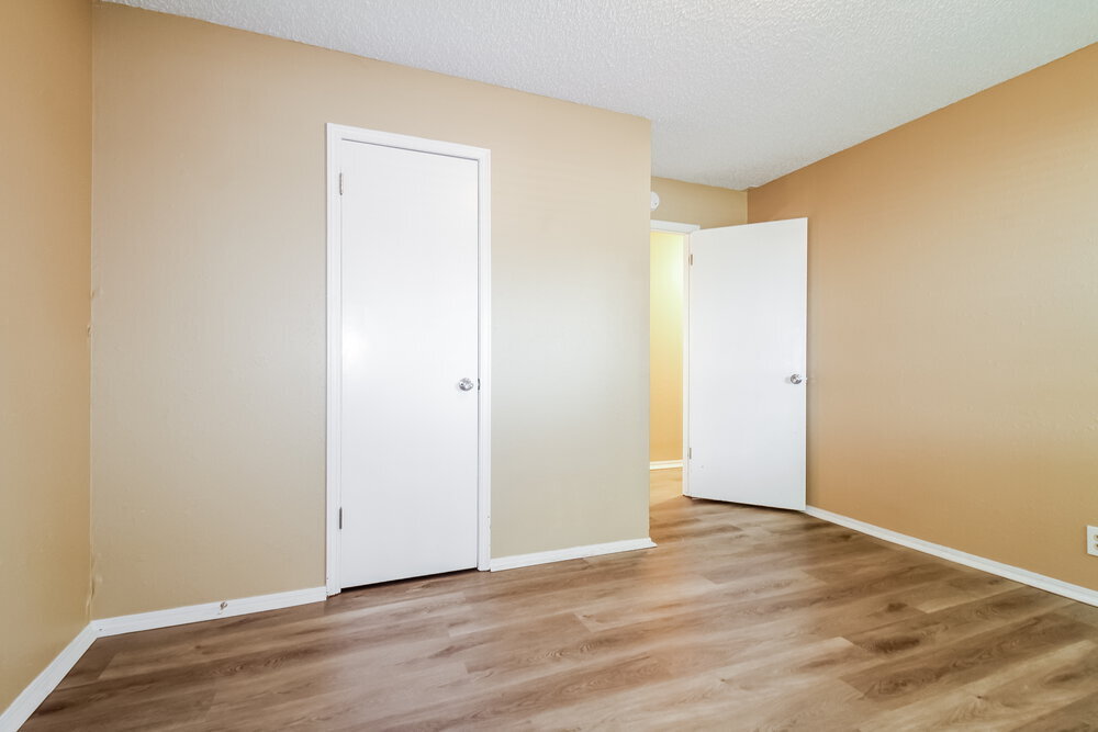 Building Photo - 1104 Meadow Lake Dr