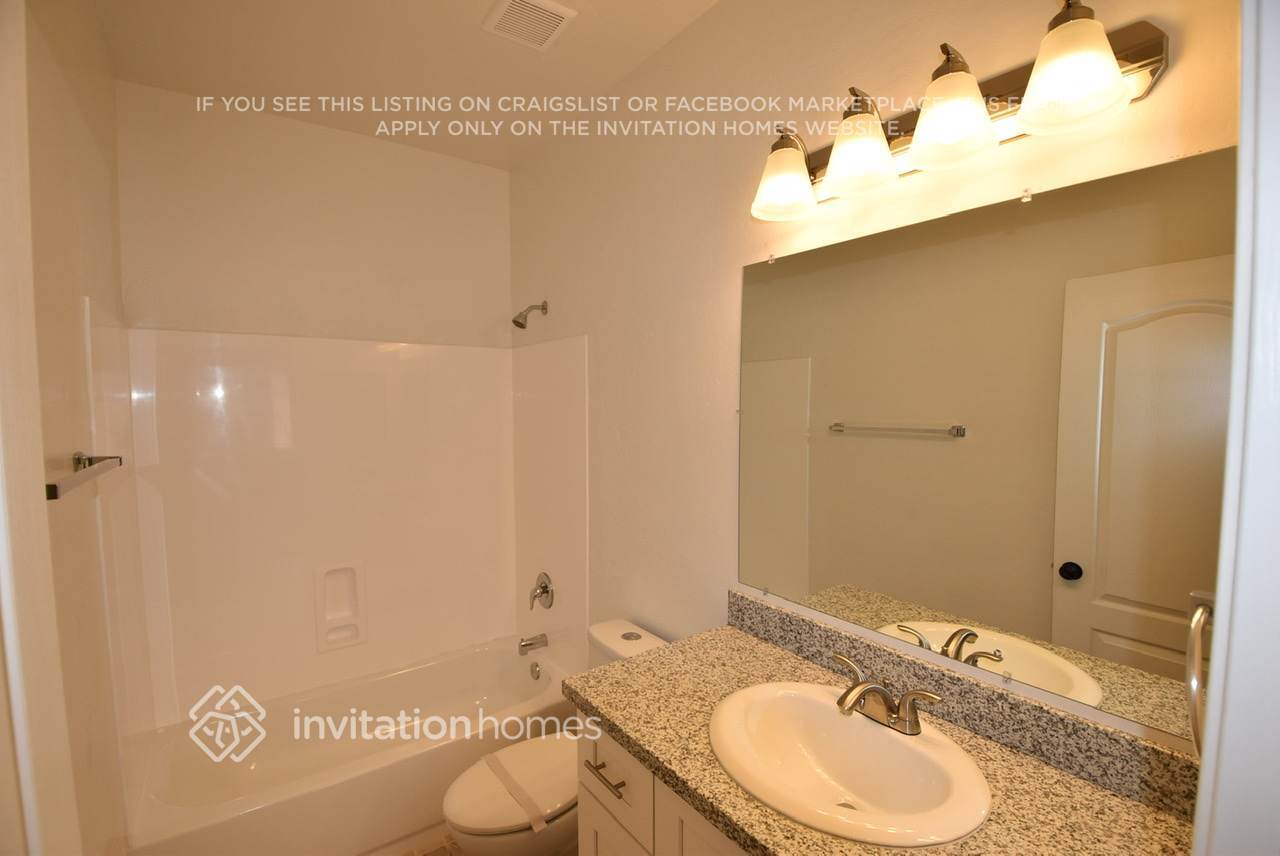 Building Photo - 4575 E Campbell Ct