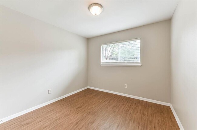 Building Photo - 5339 Castlecreek Ln