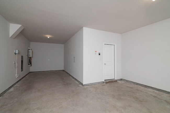 Building Photo - Beautiful 4 Bedroom, 3 Car Garage, Single Story Home in Celina!