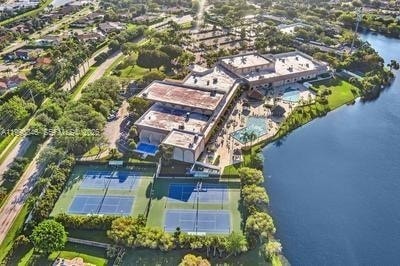 Building Photo - 8 Key W Ct