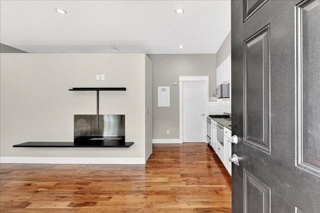 Building Photo - 36 Carriage Ln