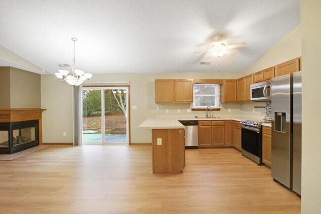 Building Photo - Community Water Access! Gorgeous Home!