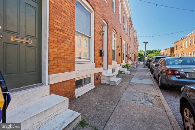 Building Photo - 21 S Decker Ave