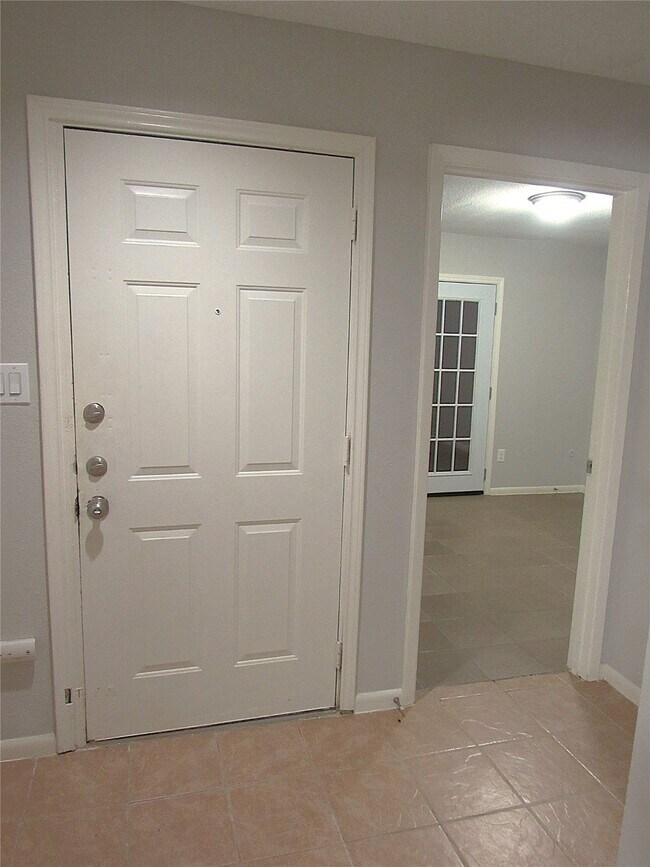 Building Photo - 8414 Beechnut St
