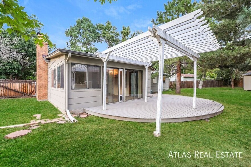 Building Photo - 15726 E Flora Pl