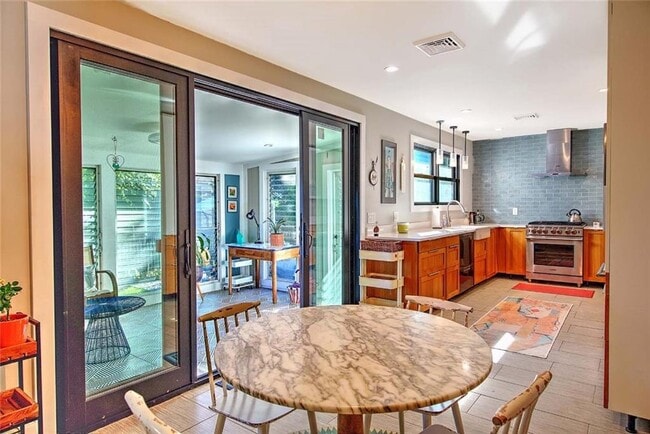 Building Photo - 151 Chace Ave