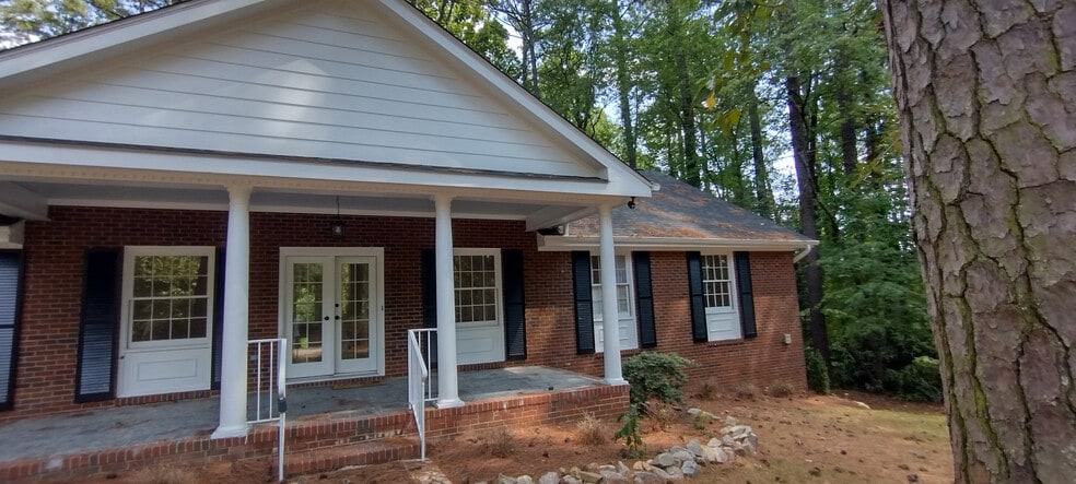 Building Photo - Room in Single Family Home on Joyner Pl