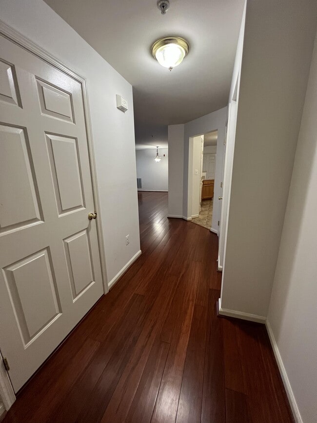 Building Photo - 500 Marshall Ct