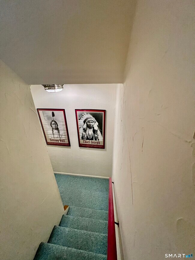 Building Photo - 290 Cliffside Dr