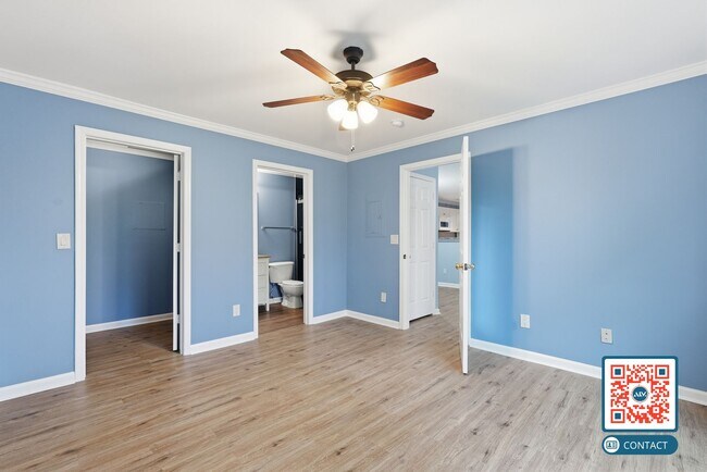 Building Photo - Beautiful Top-Floor Condo in the Heart of Bluffton - $500 Move In Special