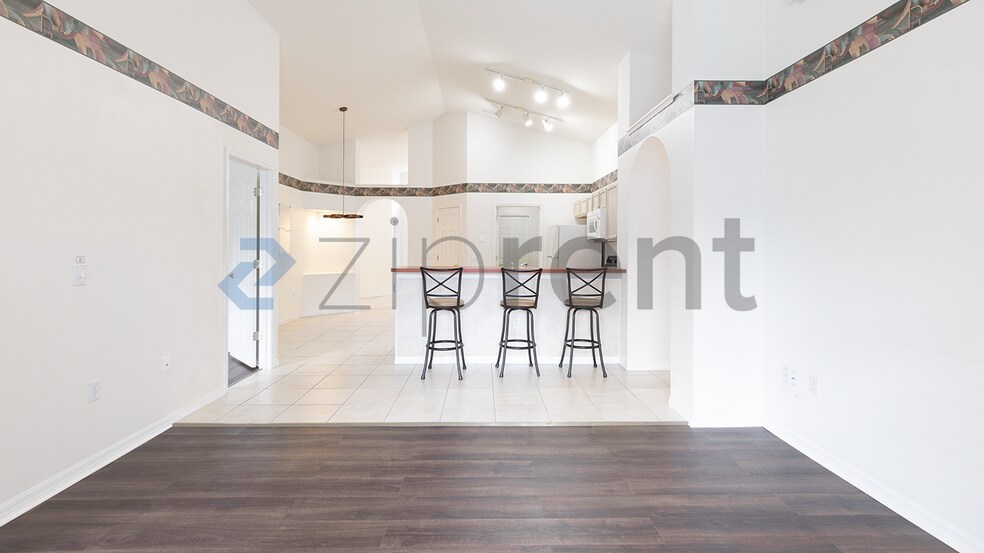 Building Photo - 663 Eagle Pointe S