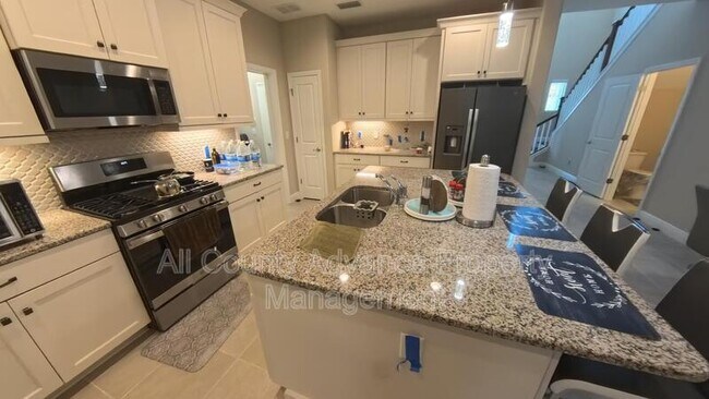 Building Photo - 2268 Spring Lake Ct