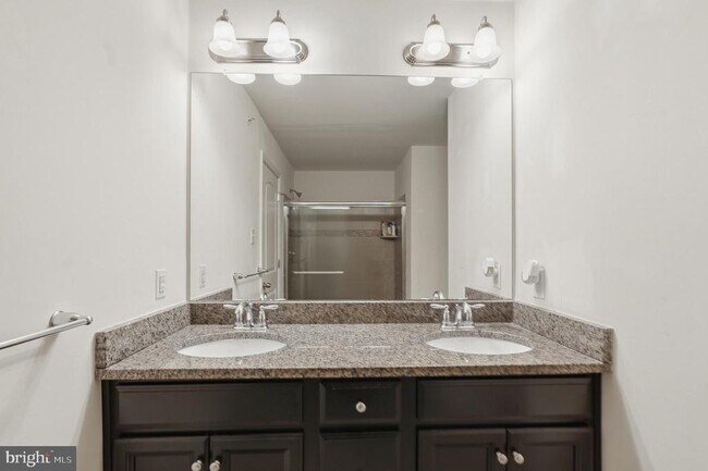 Building Photo - 141 Graystone Dr