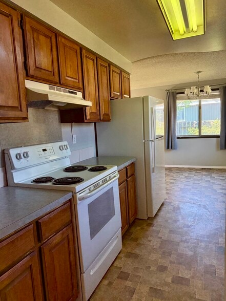 Building Photo - 5363 Gatewood Dr