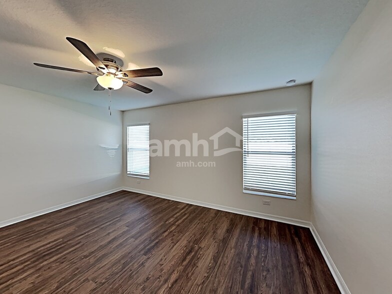 Building Photo - 10435 Carloway Hills Dr