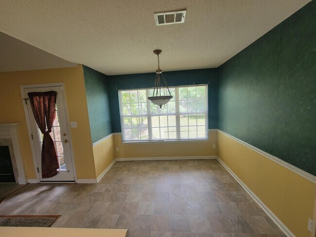 Building Photo - 4740 Waltons Cir