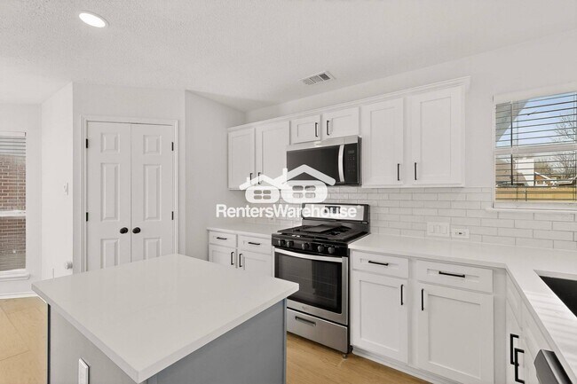 Building Photo - 4918 Silverweed Dr