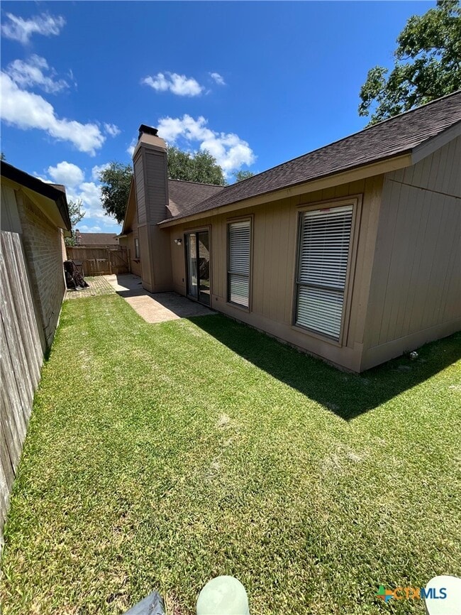 Building Photo - 519 Rattan Dr