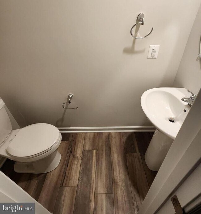 Building Photo - 117 Canning Rd