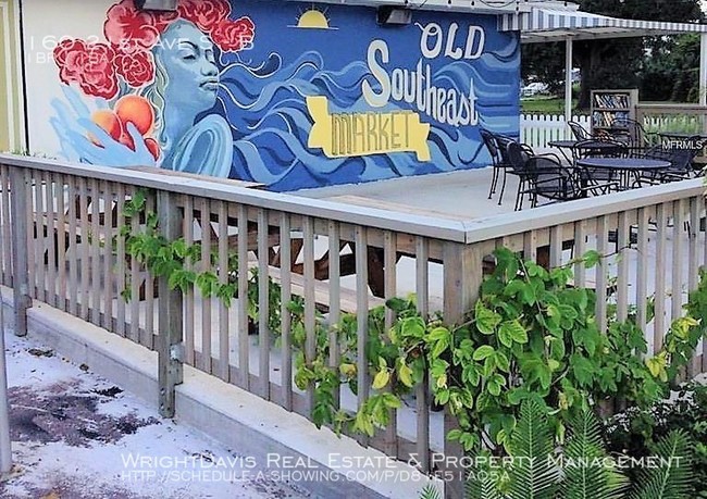 Building Photo - Vintage Studio Offered in Old Southeast!!!