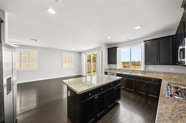 Building Photo - 37749 Fiesta Flower St