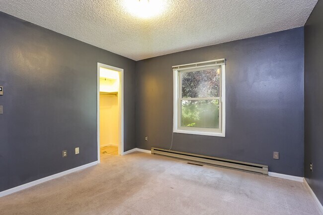 Building Photo - 824 Kimball Rd