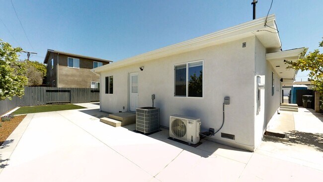 Building Photo - Newly Renovated, 7 BD 4 BR, Close to Campus!