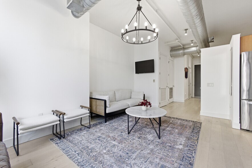 Building Photo - 811 4th St NW