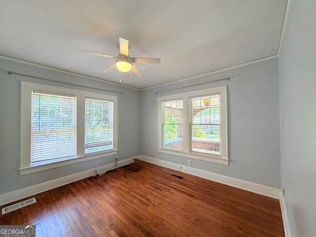 Building Photo - 557 Manford Rd SW