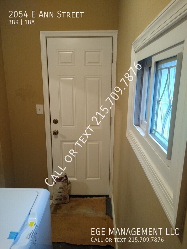 Building Photo - 2054 Ann St