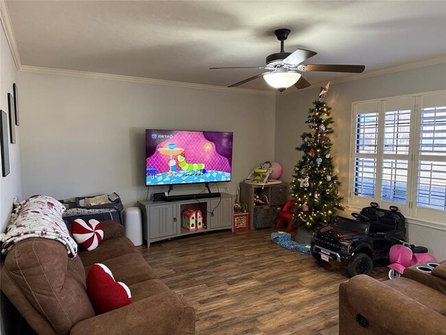 Building Photo - 1327 Canterbury Blvd