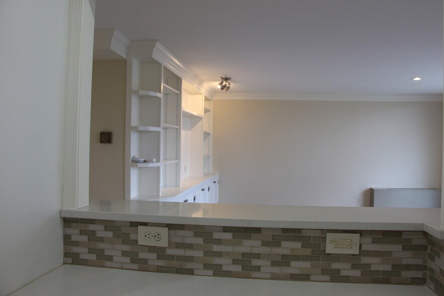 Building Photo - 1512 S Arlington Ridge Rd