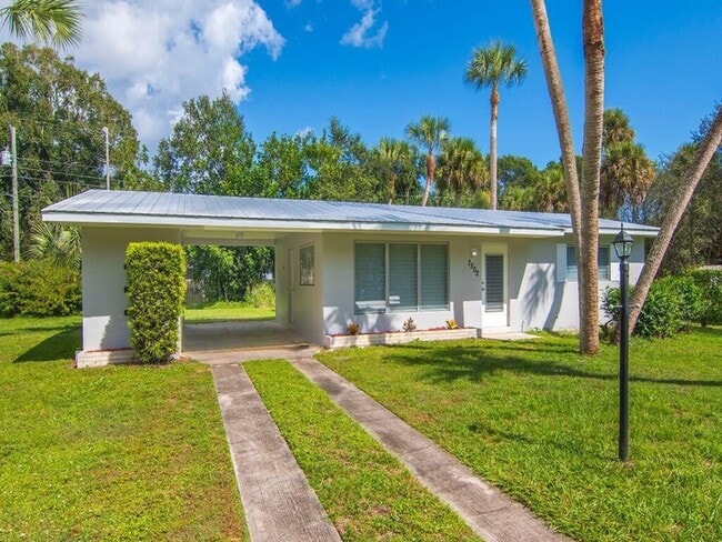 Building Photo - 7502 Pacific Ave